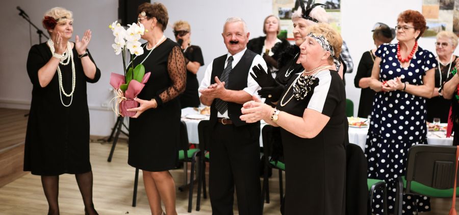 Bal w klimacie lat 20. i 30. z okazji Dnia Seniora w Bodzentynie