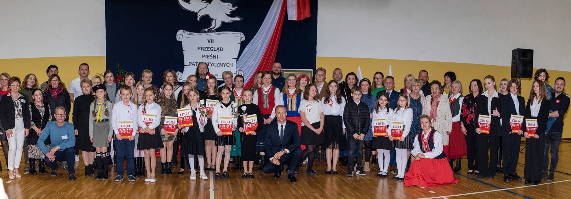 VII Powiatowy Przegląd Pieśni Patriotycznych w Bodzentynie